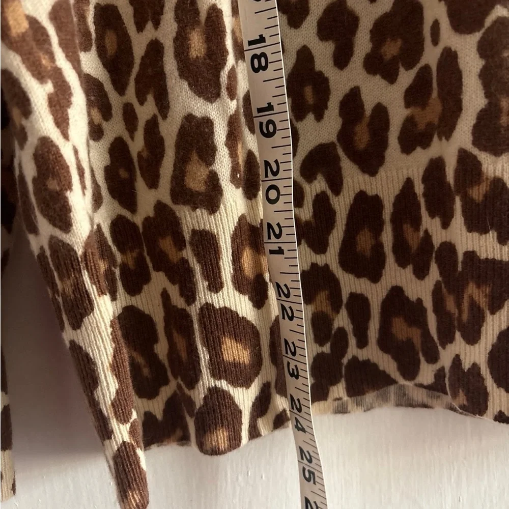 J Crew Cashmere Leopard Print Crewneck Sweater Size Small - Picture 5 of 6